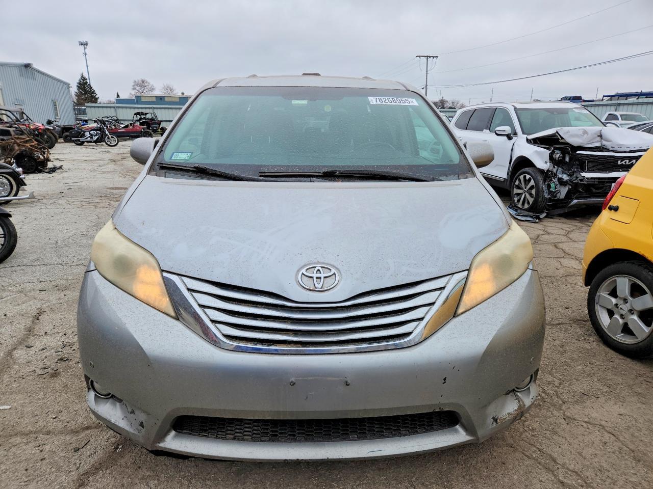 2012 Toyota Sienna - Фото 5