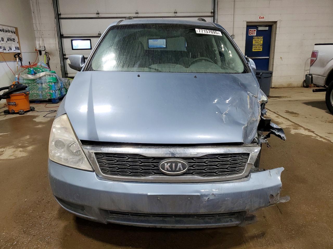 2012 Kia Sedona Lx - Image 5