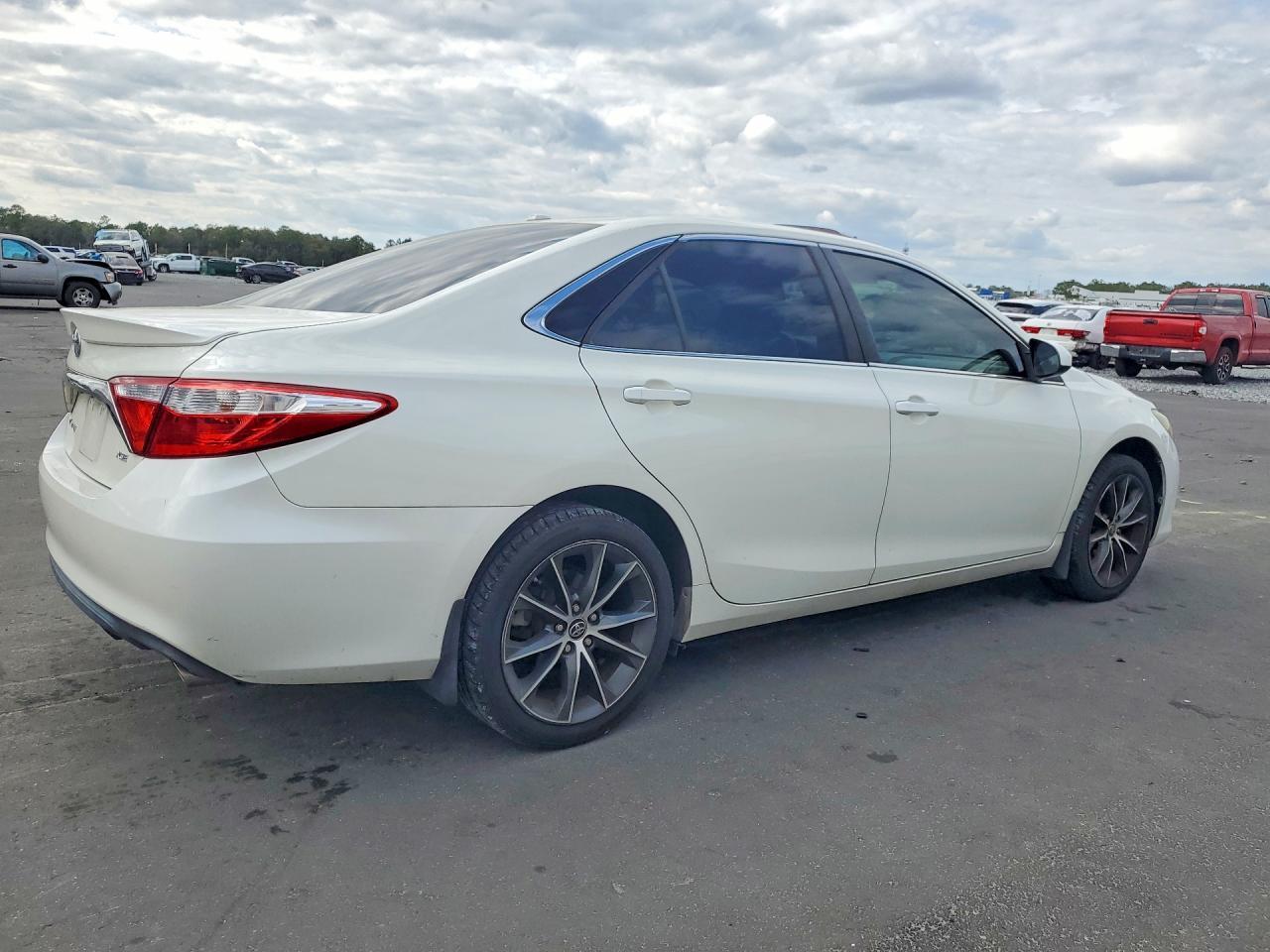2015 Toyota Camry Xse V6 - Фото 3