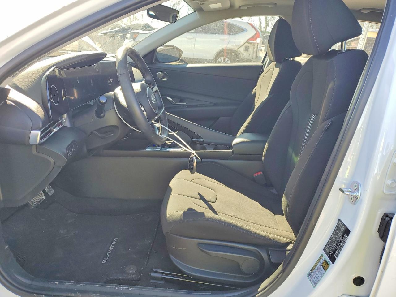 2025 Hyundai Elantra Sel - Image 7