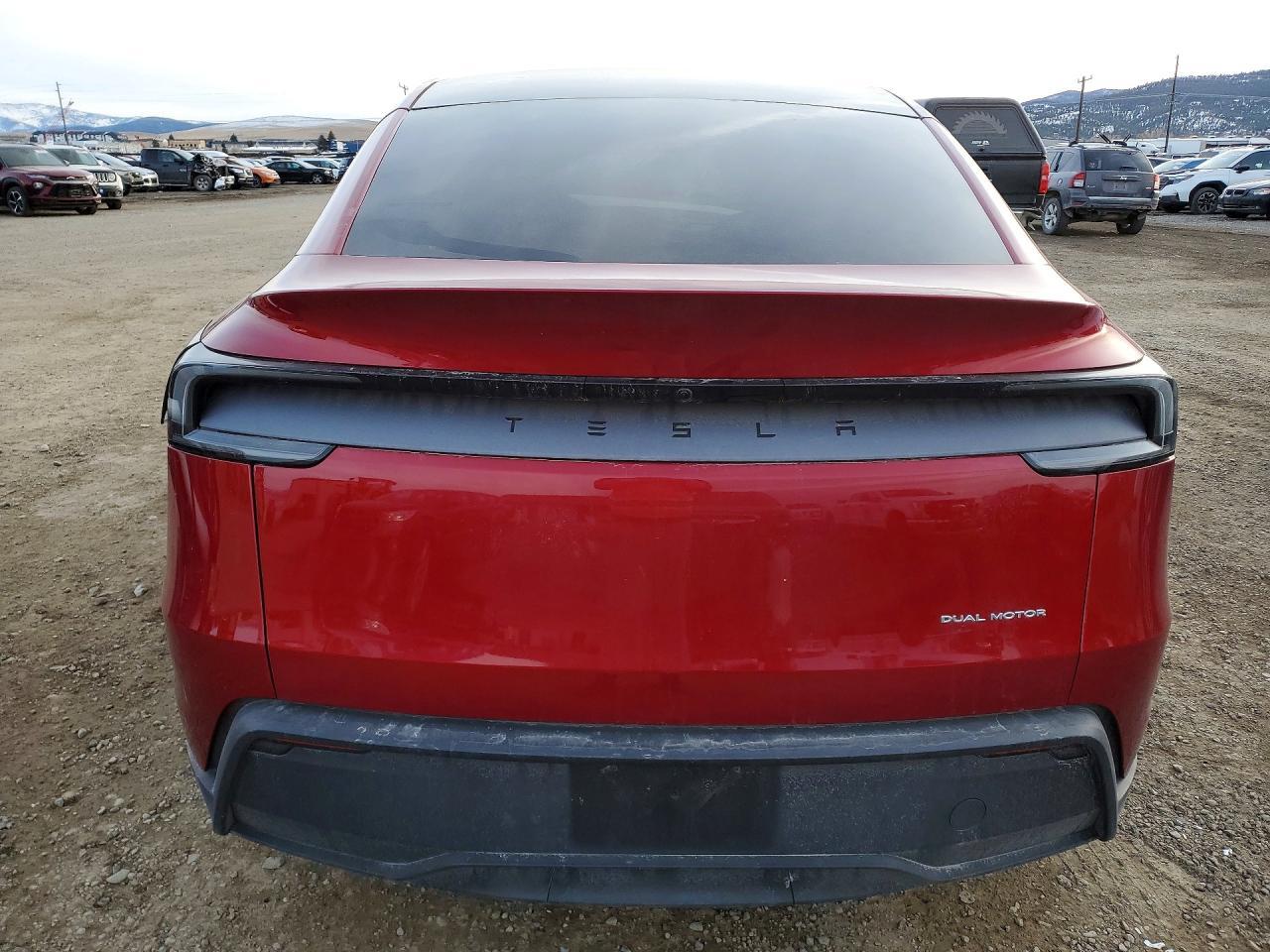 2026 Tesla Model Y - Фото 6
