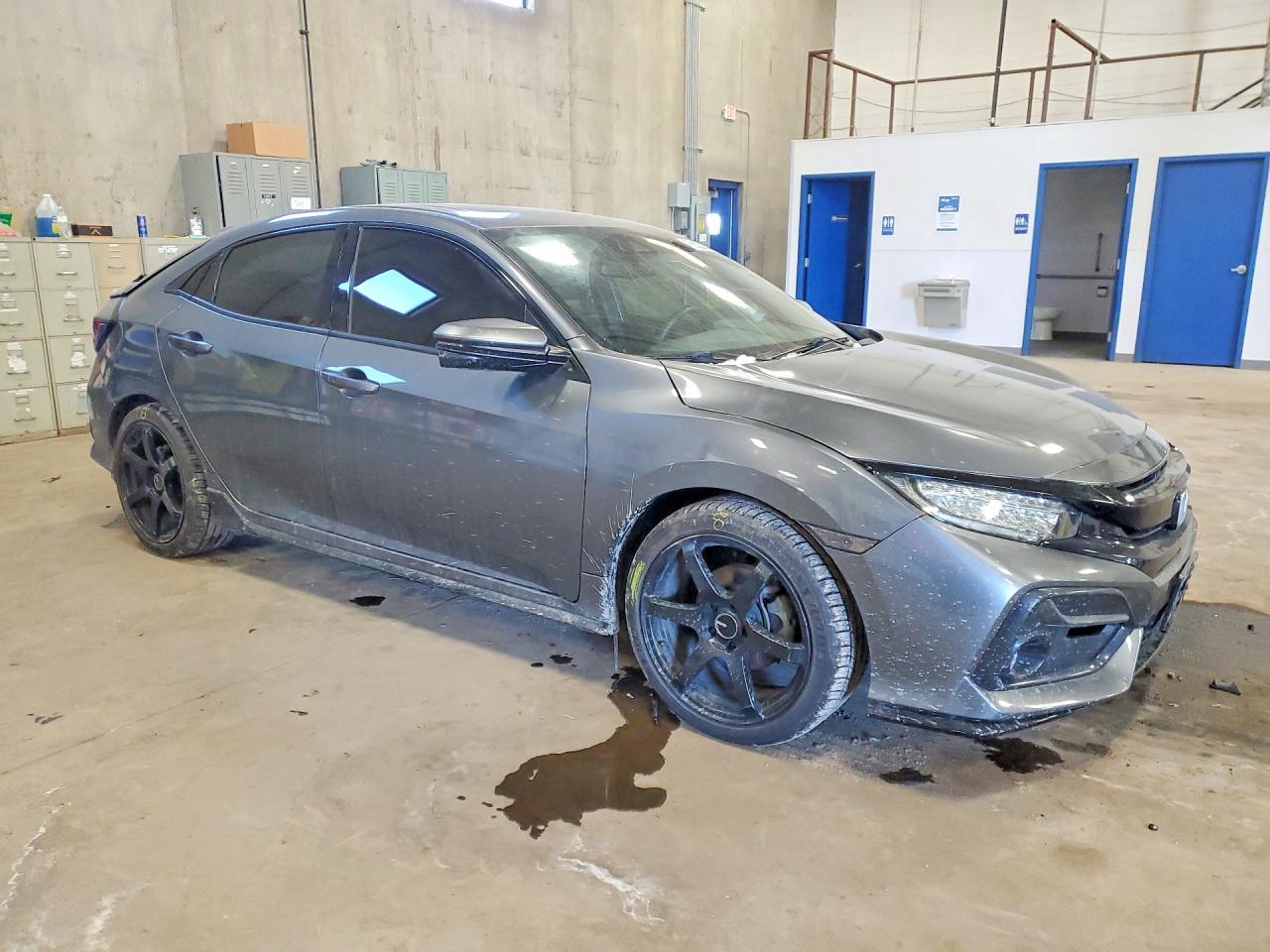 2017 Honda Civic Sport Touring - Image 4