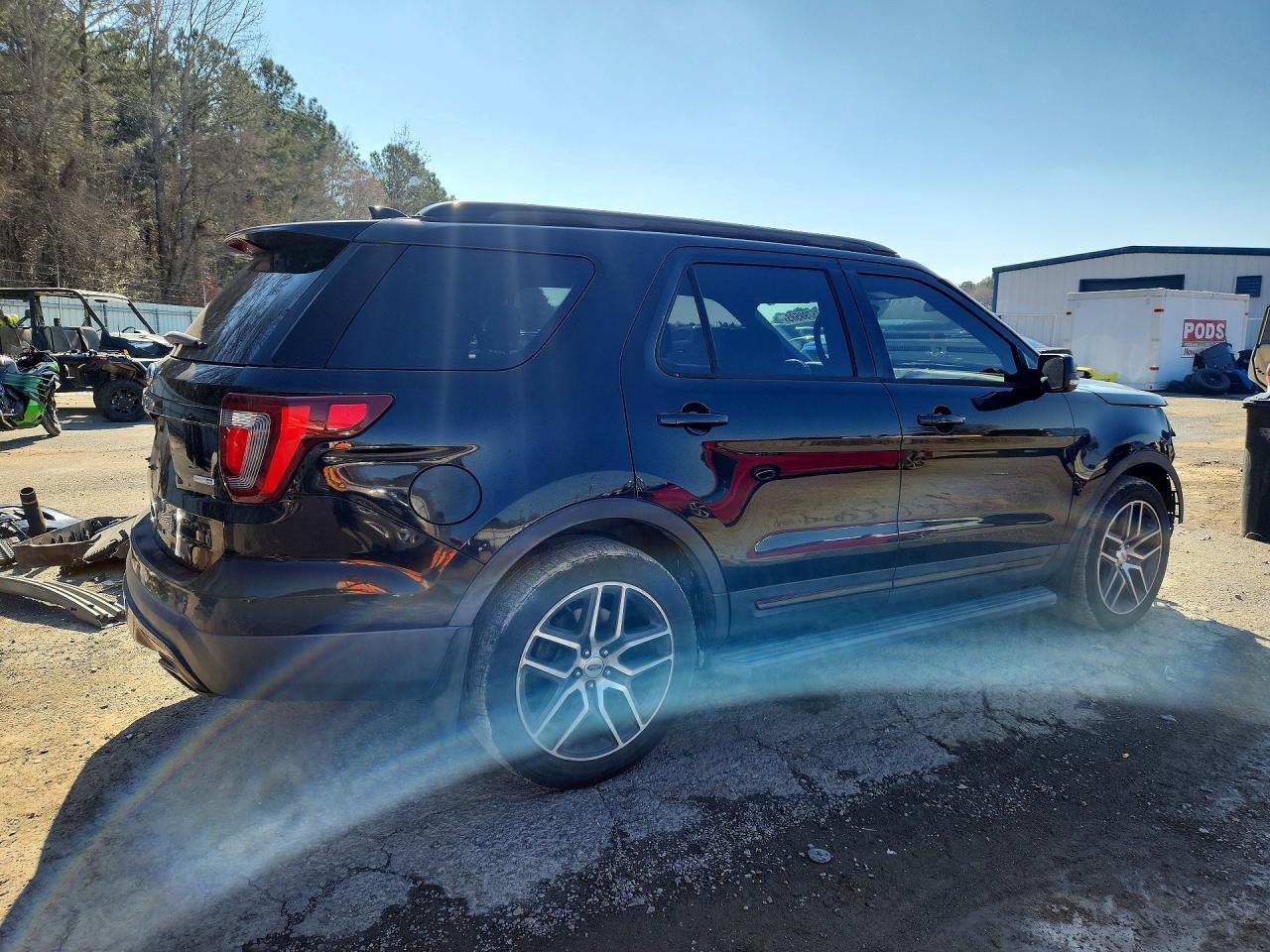 2017 Ford Explorer Sport - Image 3