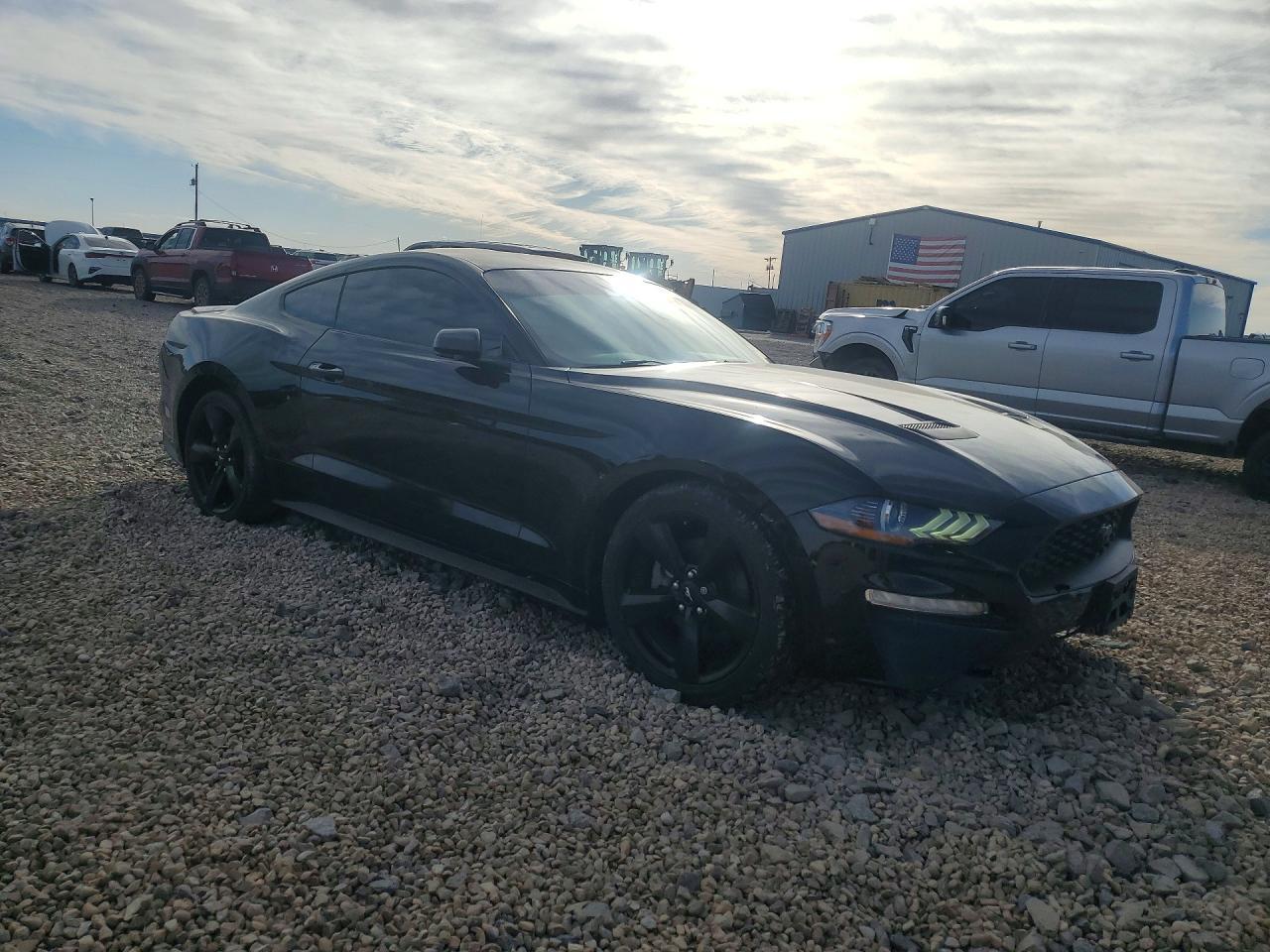 2022 Ford Mustang - Фото 4