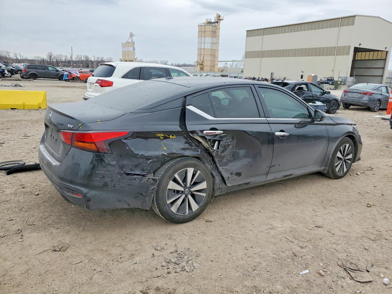 2022 Nissan Altima Sv - Image 3