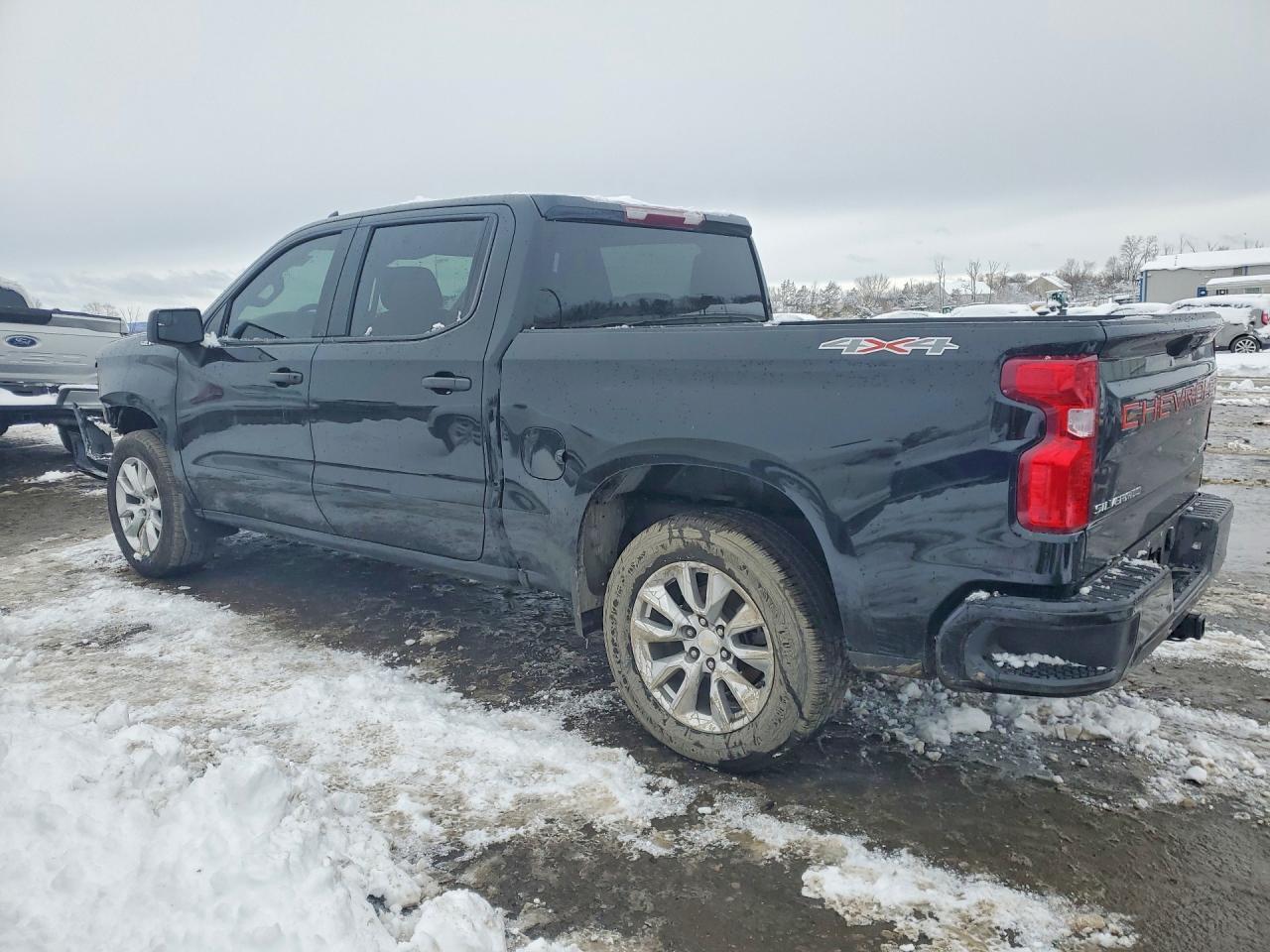 2022 Chevrolet Silverado K1500 Custom - Фото 2