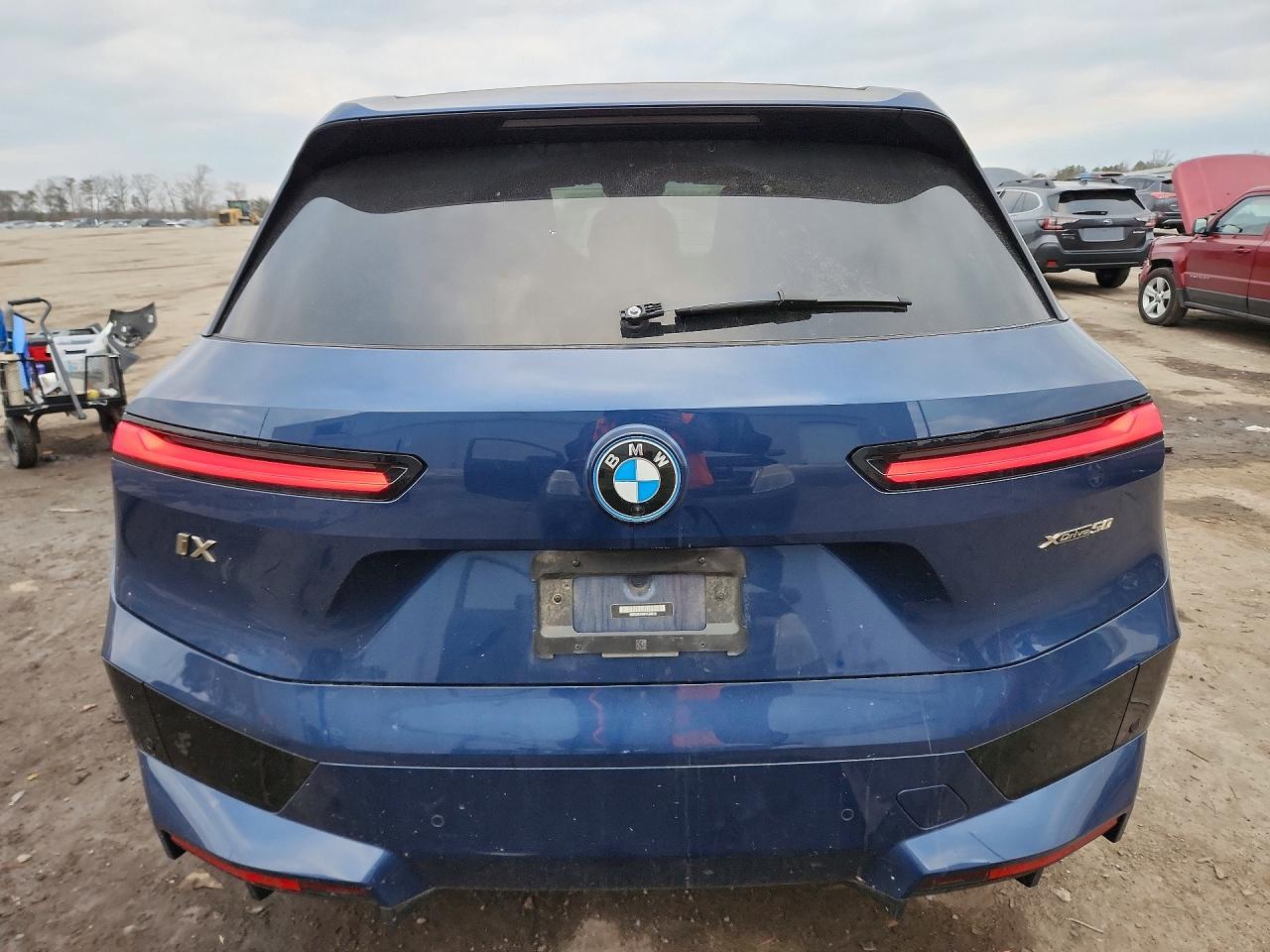 2023 BMW Ix xDrive50 - Image 6