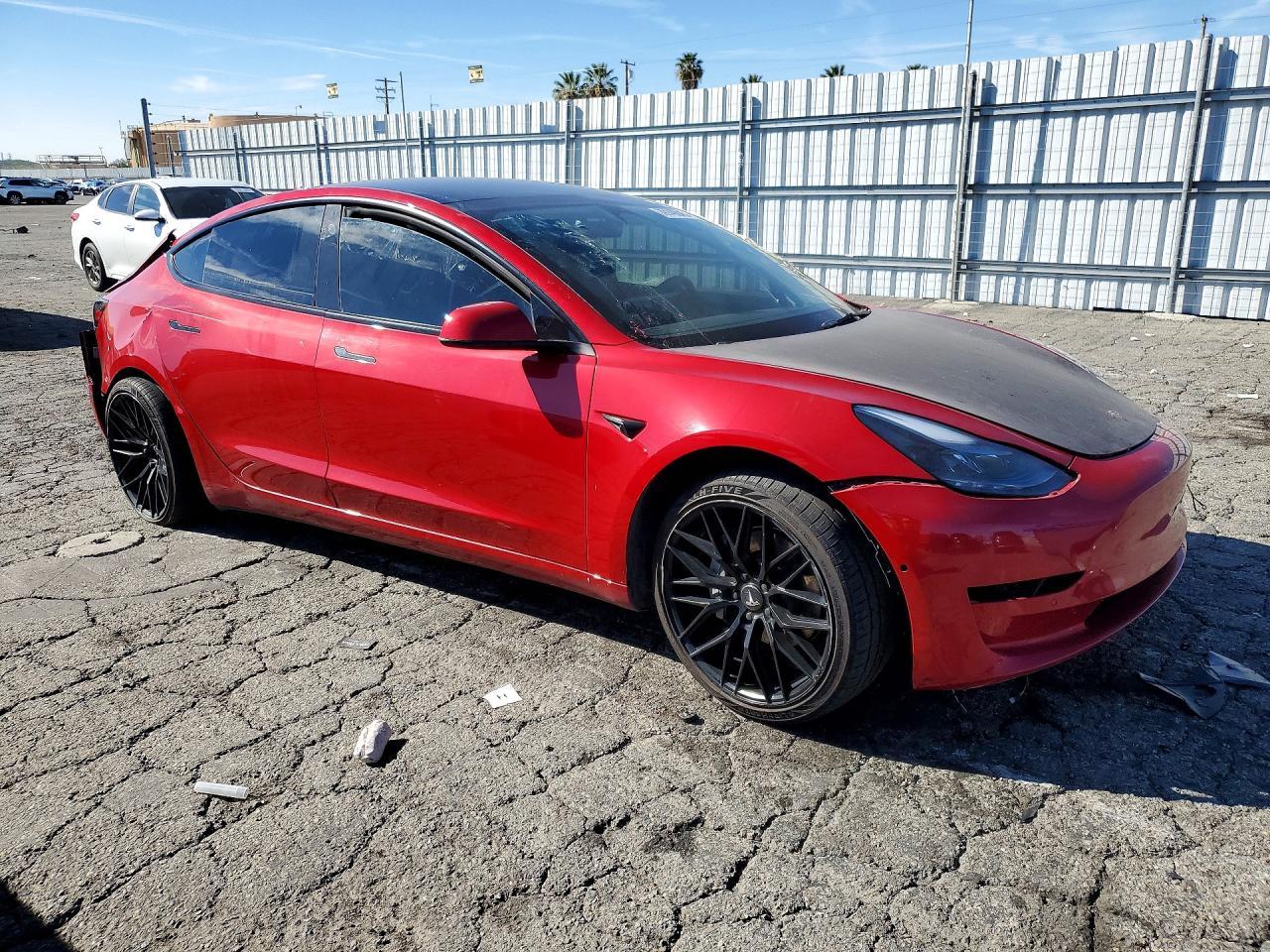 2022 Tesla Model 3 - Image 4