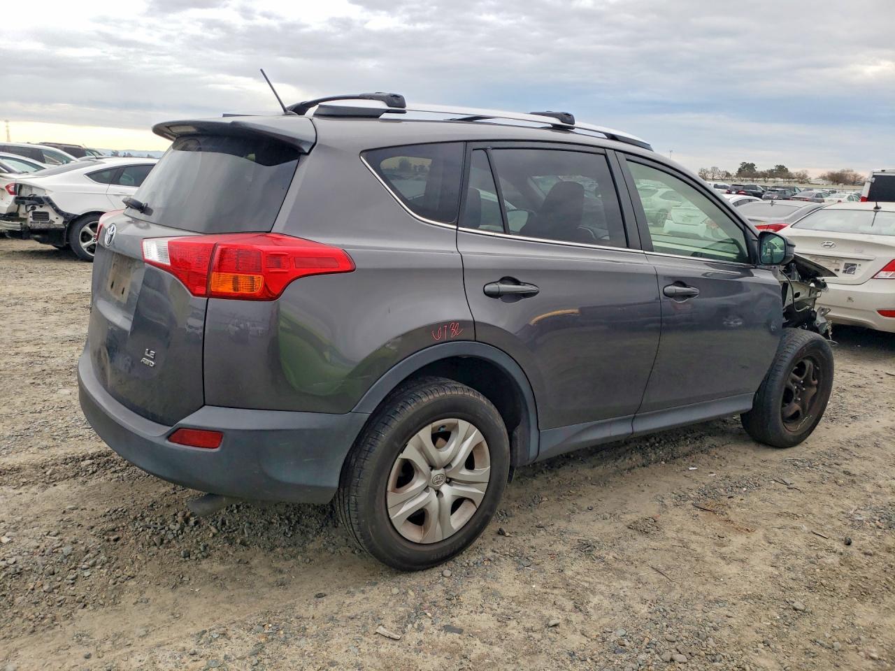 2015 Toyota Rav4 Le - Фото 3