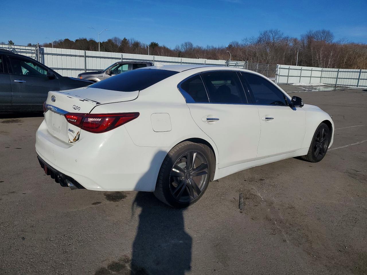2022 Infiniti Q50 Luxe - Фото 3