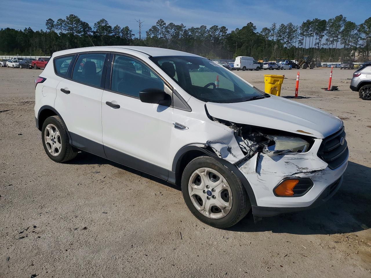 2017 Ford Escape S - Фото 4