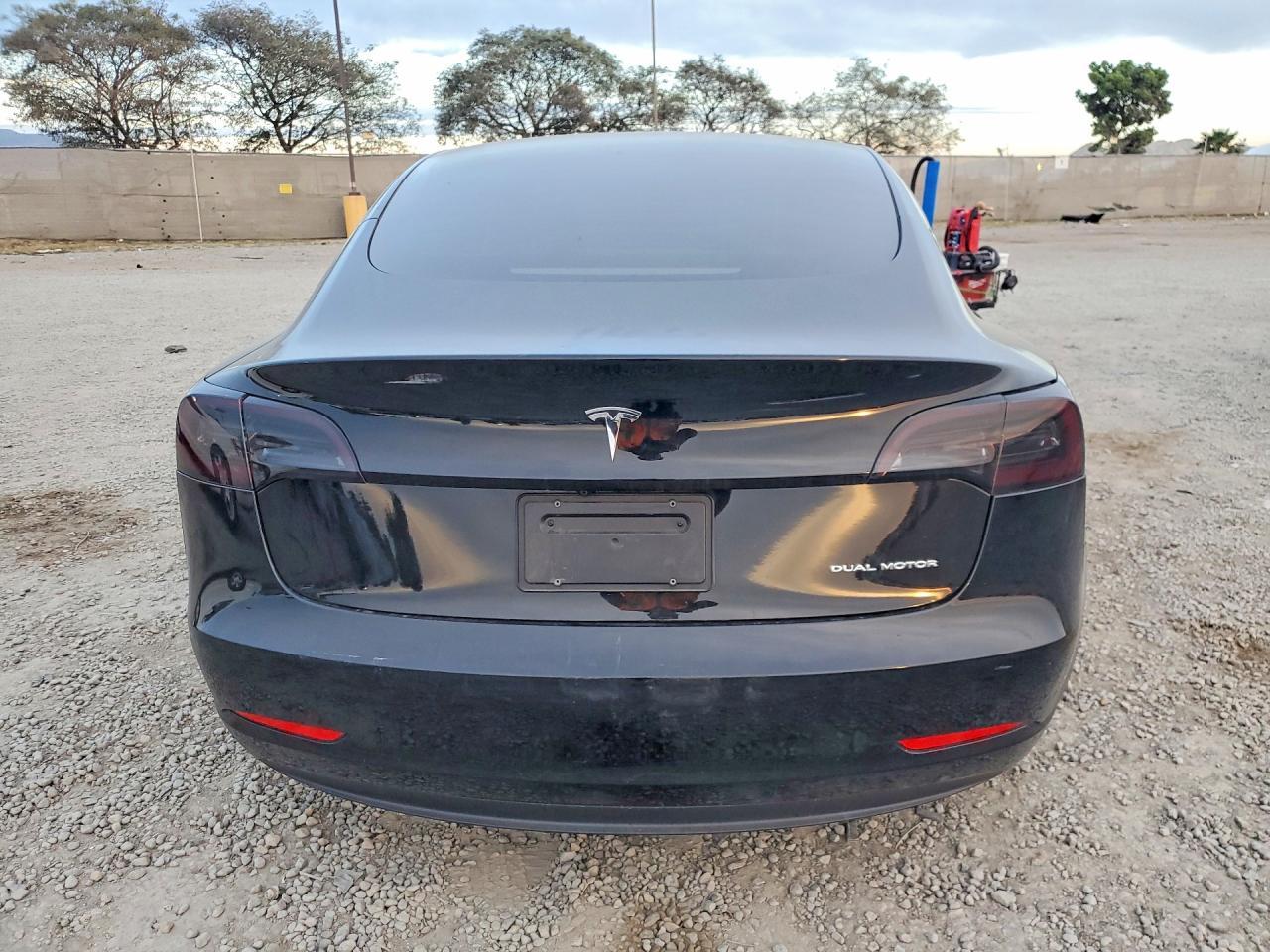 2023 Tesla Model 3 - Фото 6