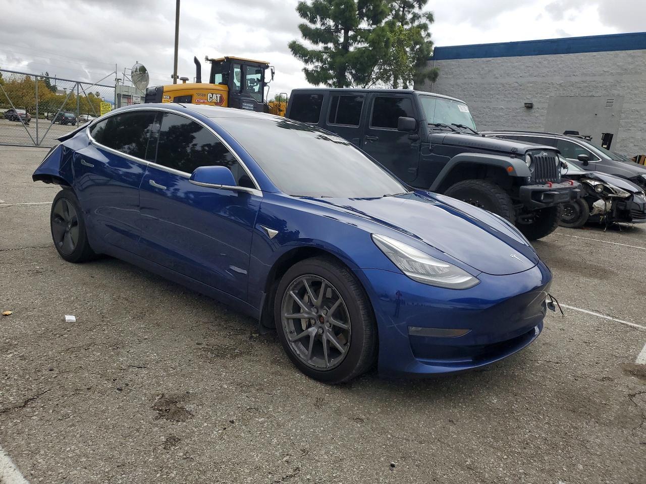 2020 Tesla Model 3 - Фото 4