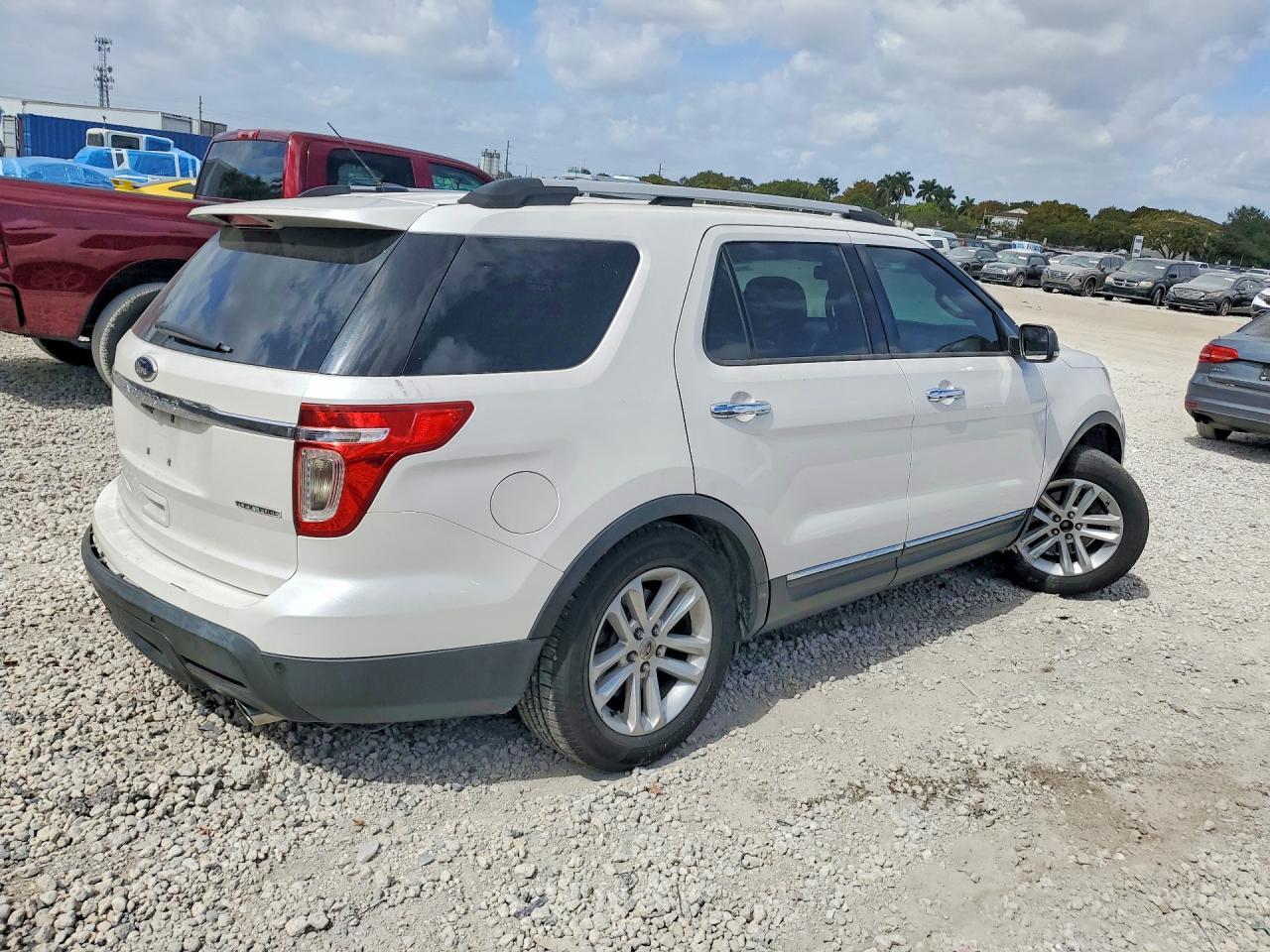 2013 Ford Explorer Xlt - Фото 3