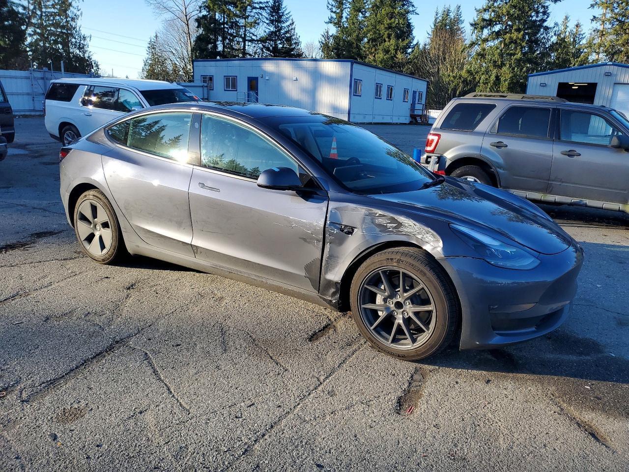 2023 Tesla Model 3 - Image 4