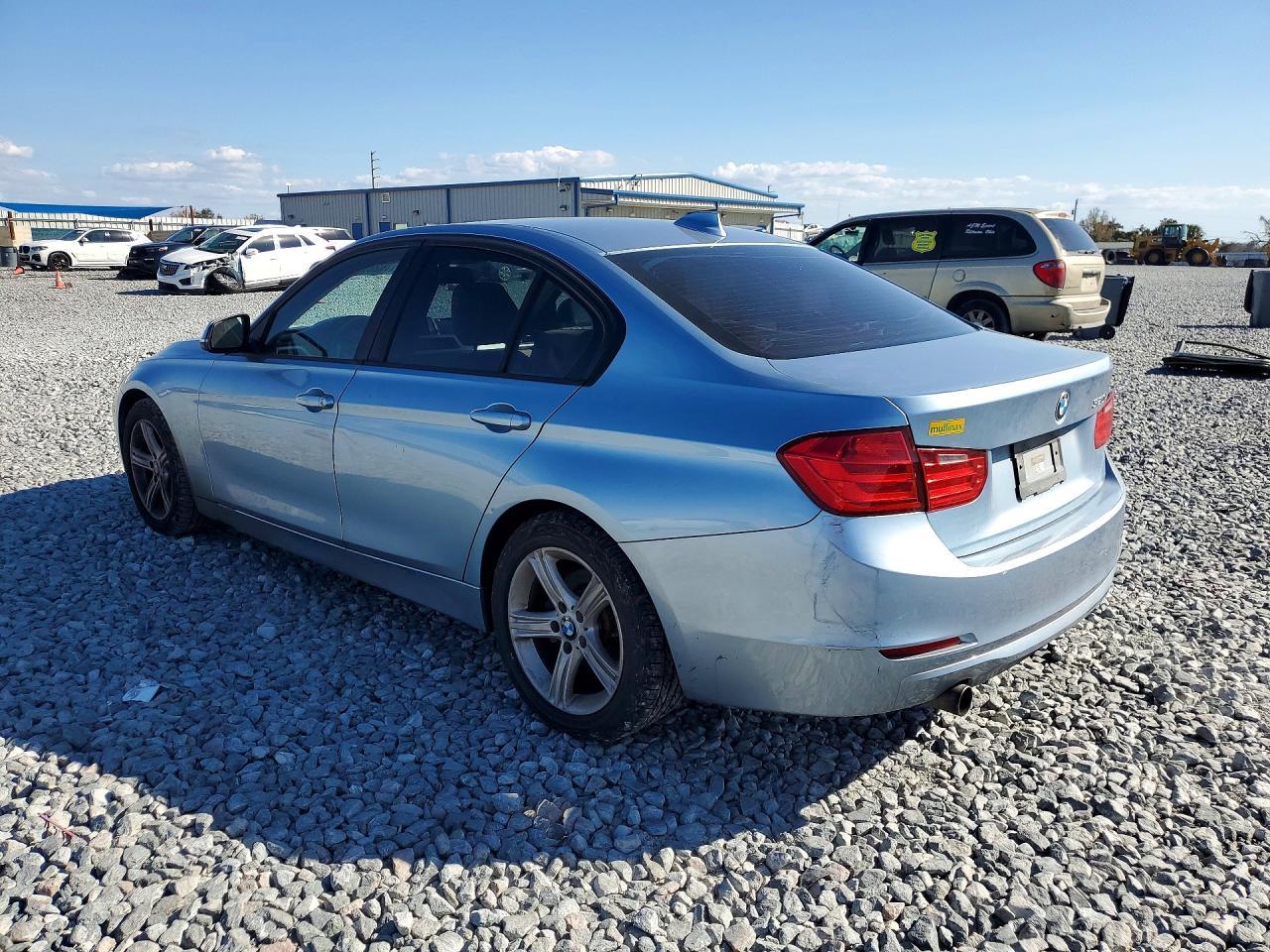 2013 BMW 320 I - Фото 2