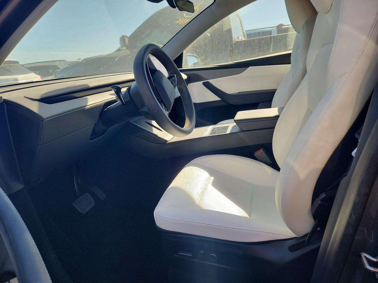 2026 Tesla Model Y - Фото 7