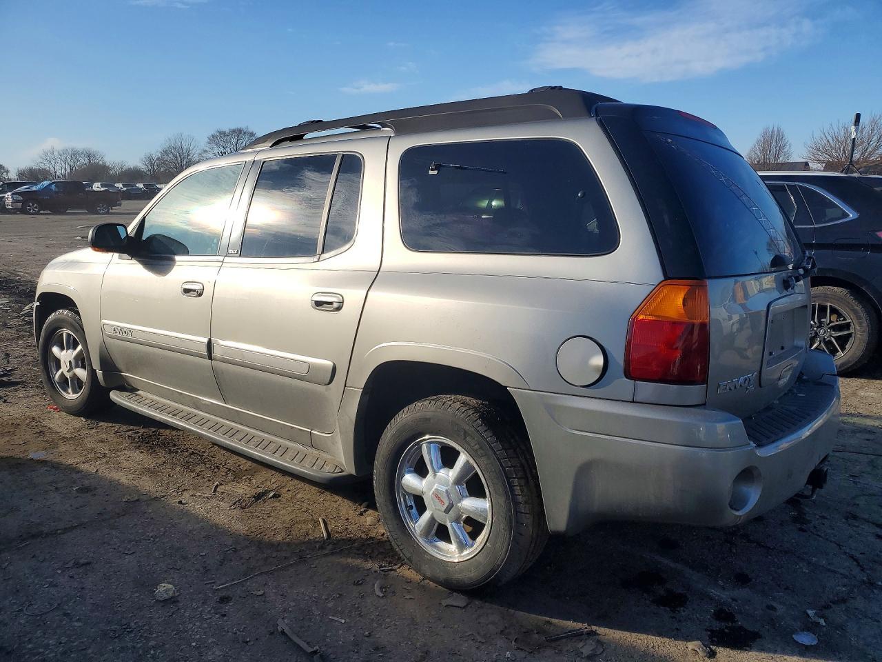 2003 GMC Envoy Xl - Фото 2