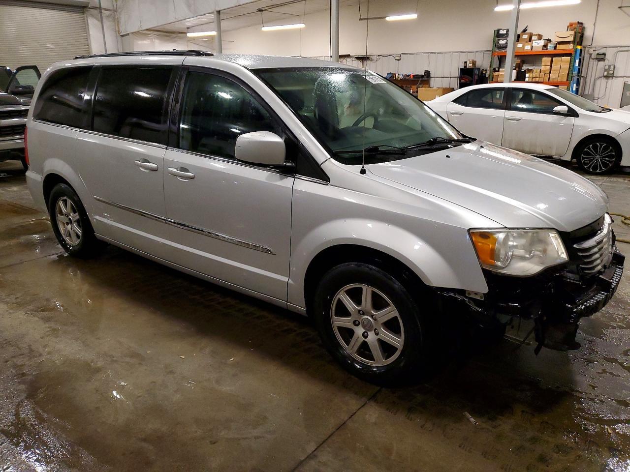 2012 Chrysler Town & Country Touring - Фото 4