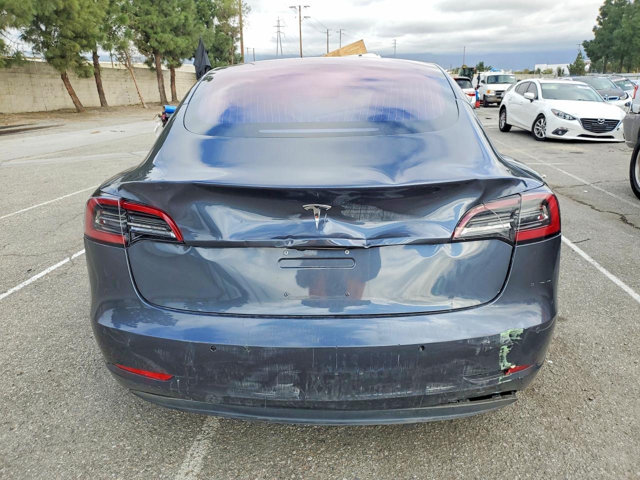 2018 Tesla Model 3 - Фото 6