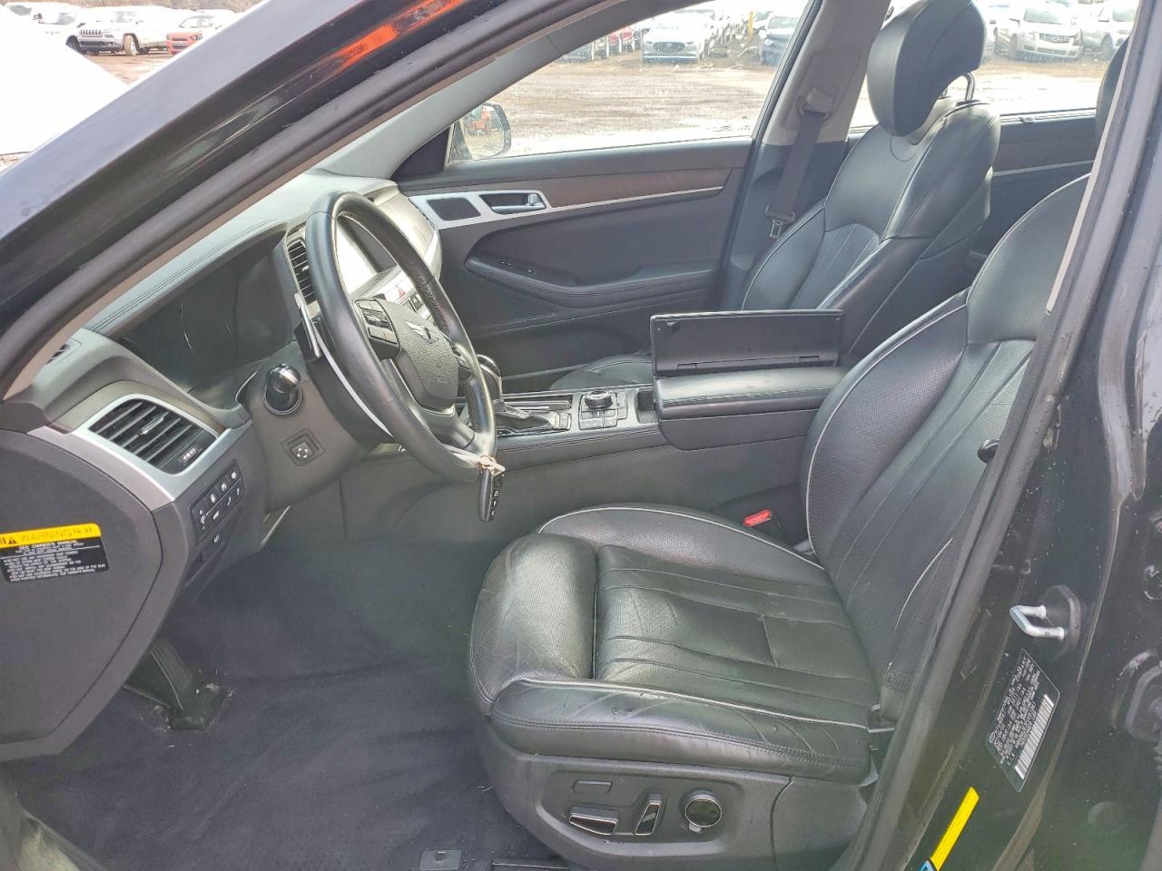 2015 Hyundai Genesis 3.8L - Фото 7