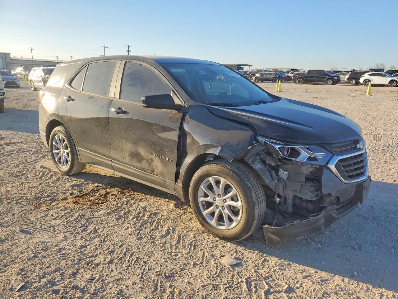 2021 Chevrolet Equinox Ls - Image 4