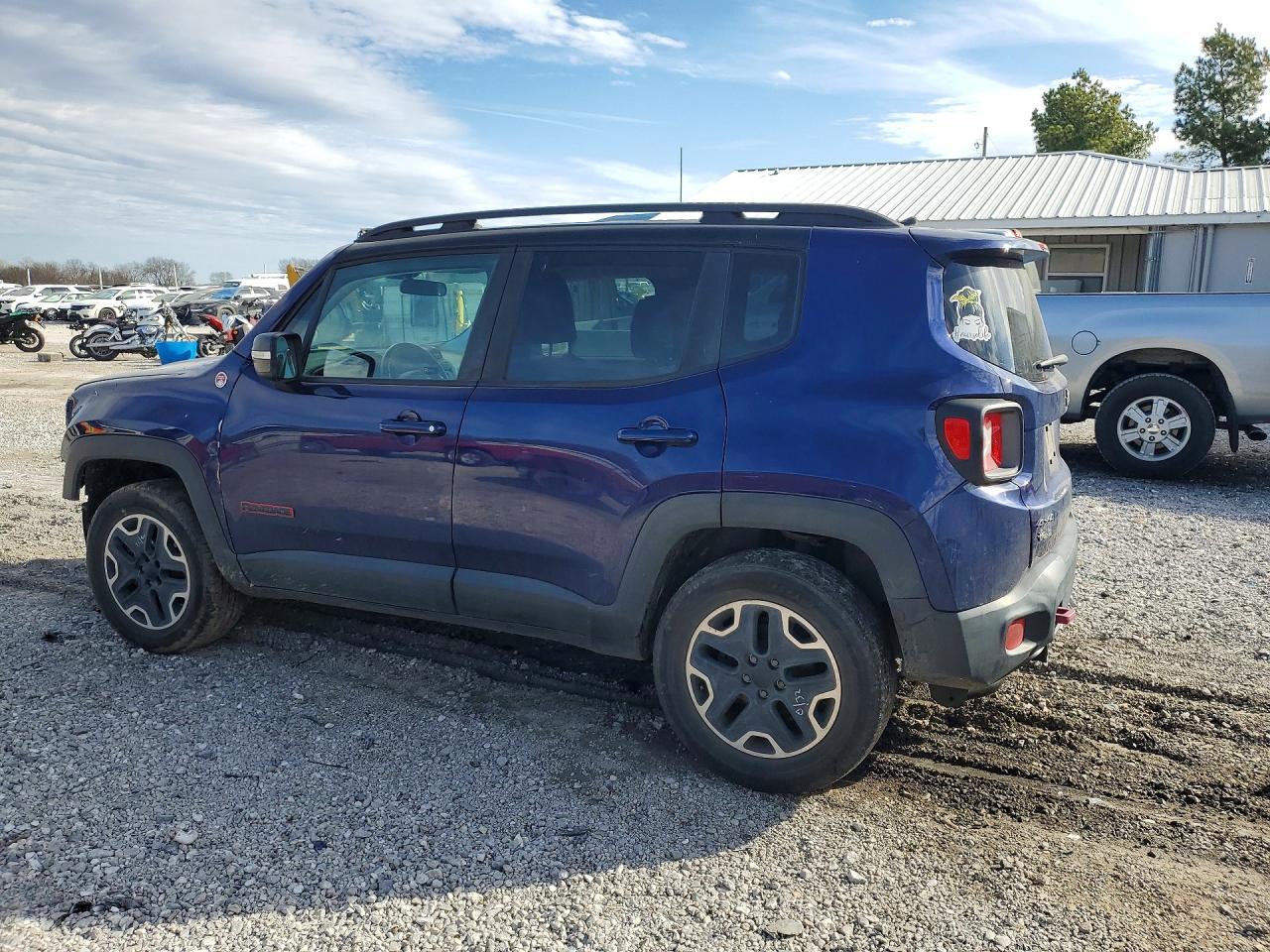 2017 Jeep Renegade Trailhawk - Фото 2