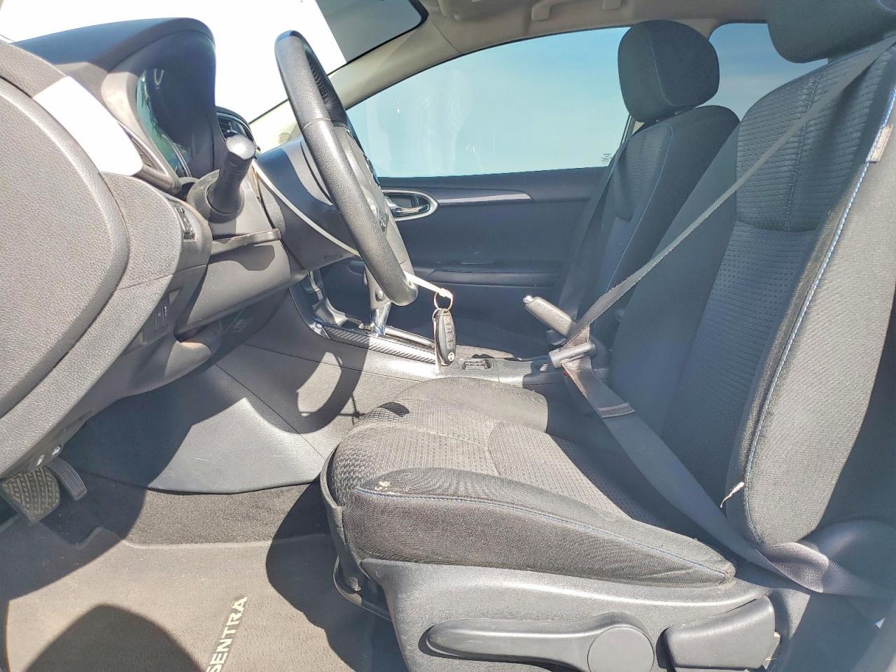 2019 Nissan Sentra S - Фото 7