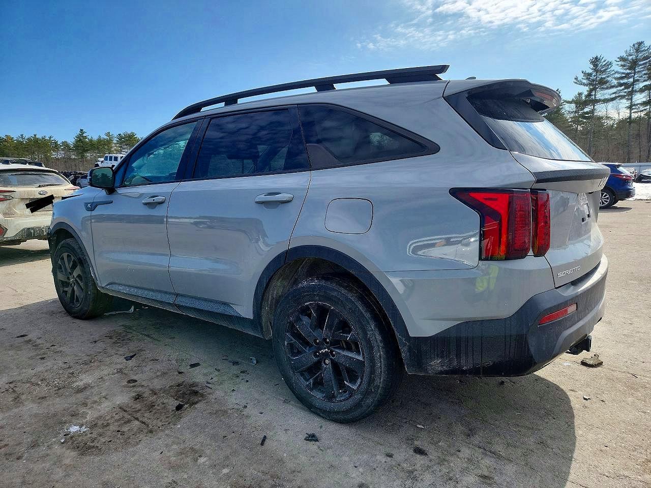 2023 Kia Sorento - Image 2