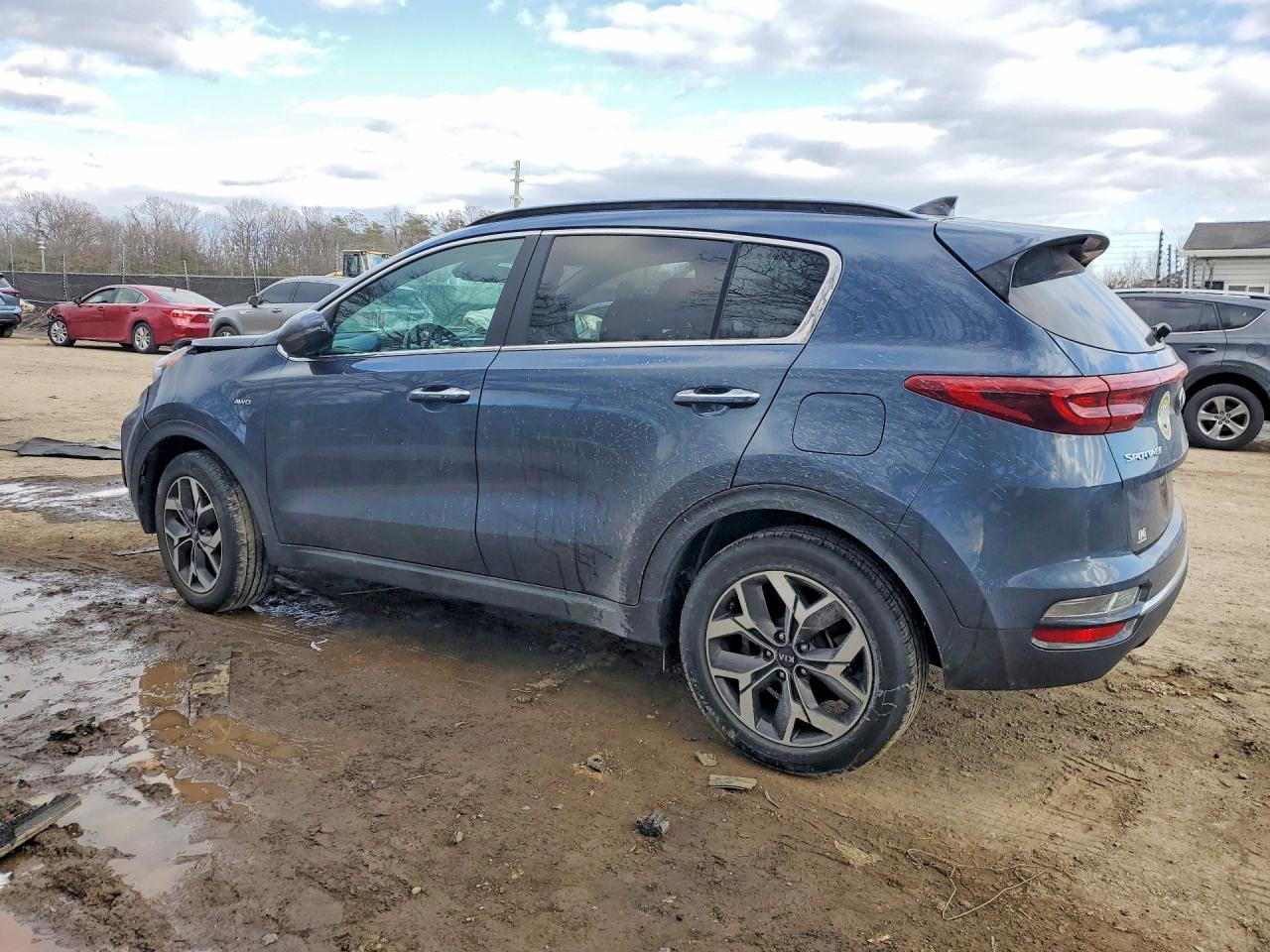 2022 Kia Sportage Ex - Image 2