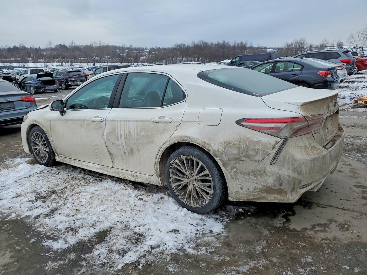 2018 Toyota Camry L - Image 2