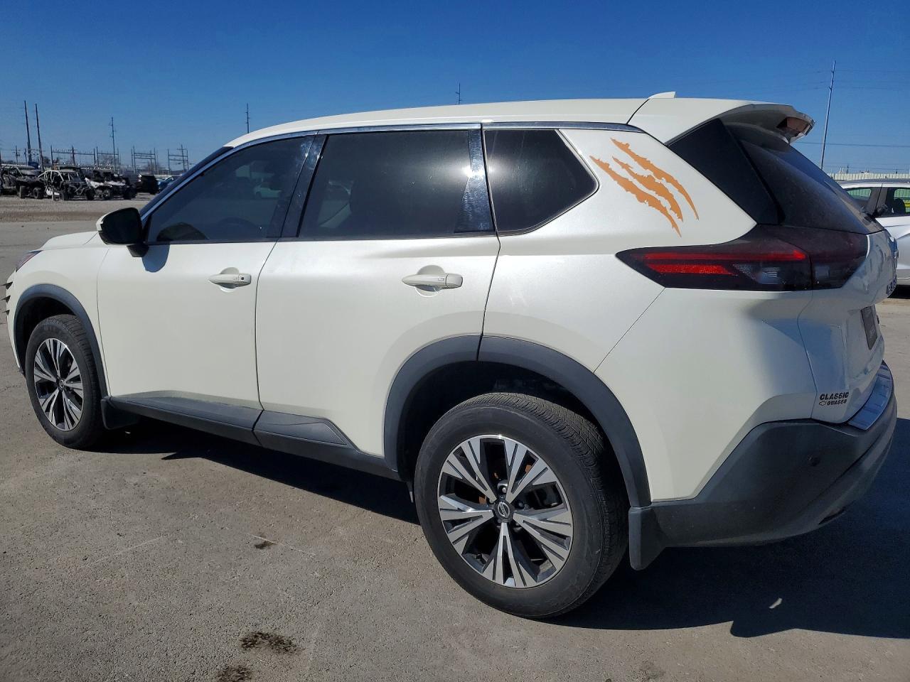2021 Nissan Rogue Sv - Image 2