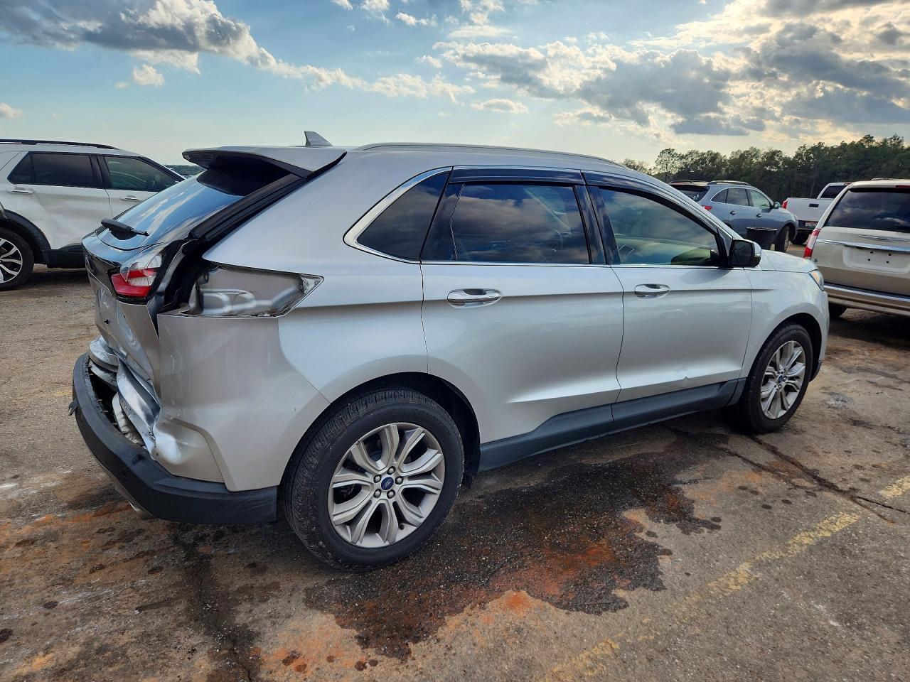2019 Ford Edge Titanium - Фото 3
