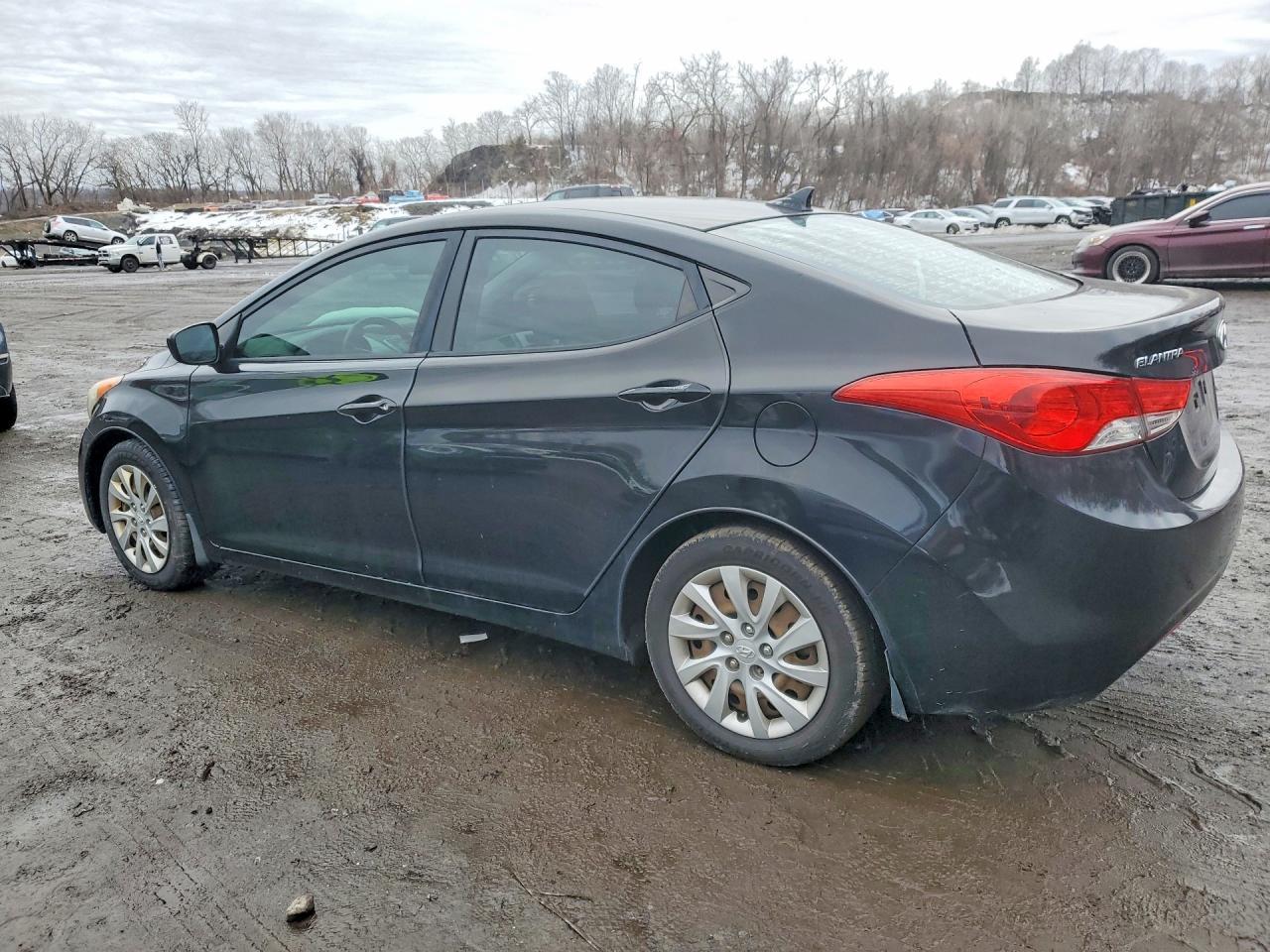 2013 Hyundai Elantra - Фото 2
