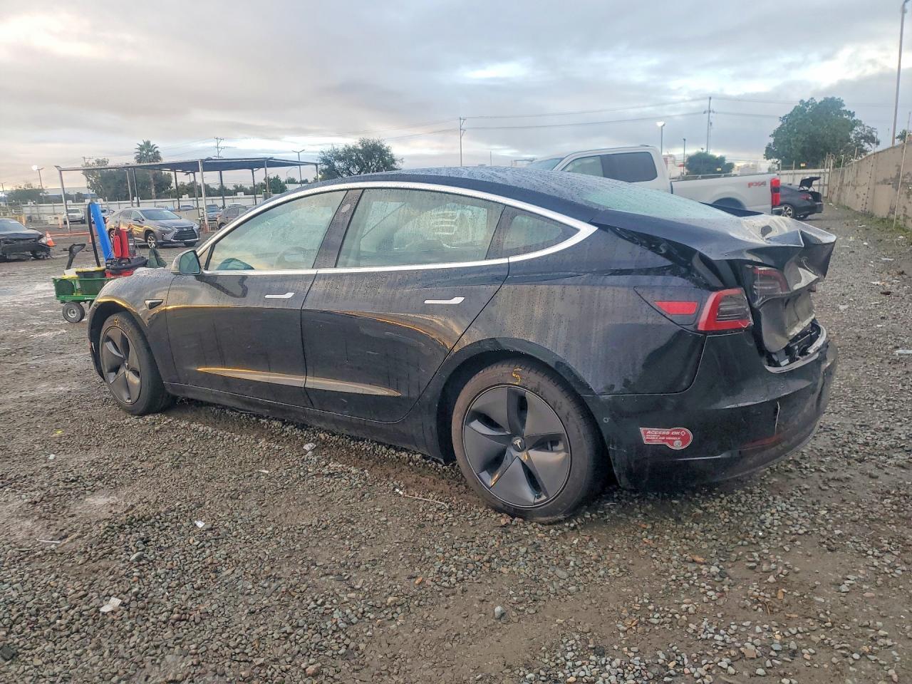 2019 Tesl Model 3 - Image 2