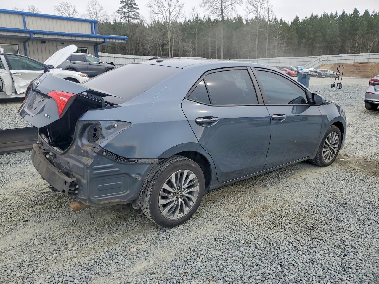 2017 Toyota Corolla Xle - Фото 3