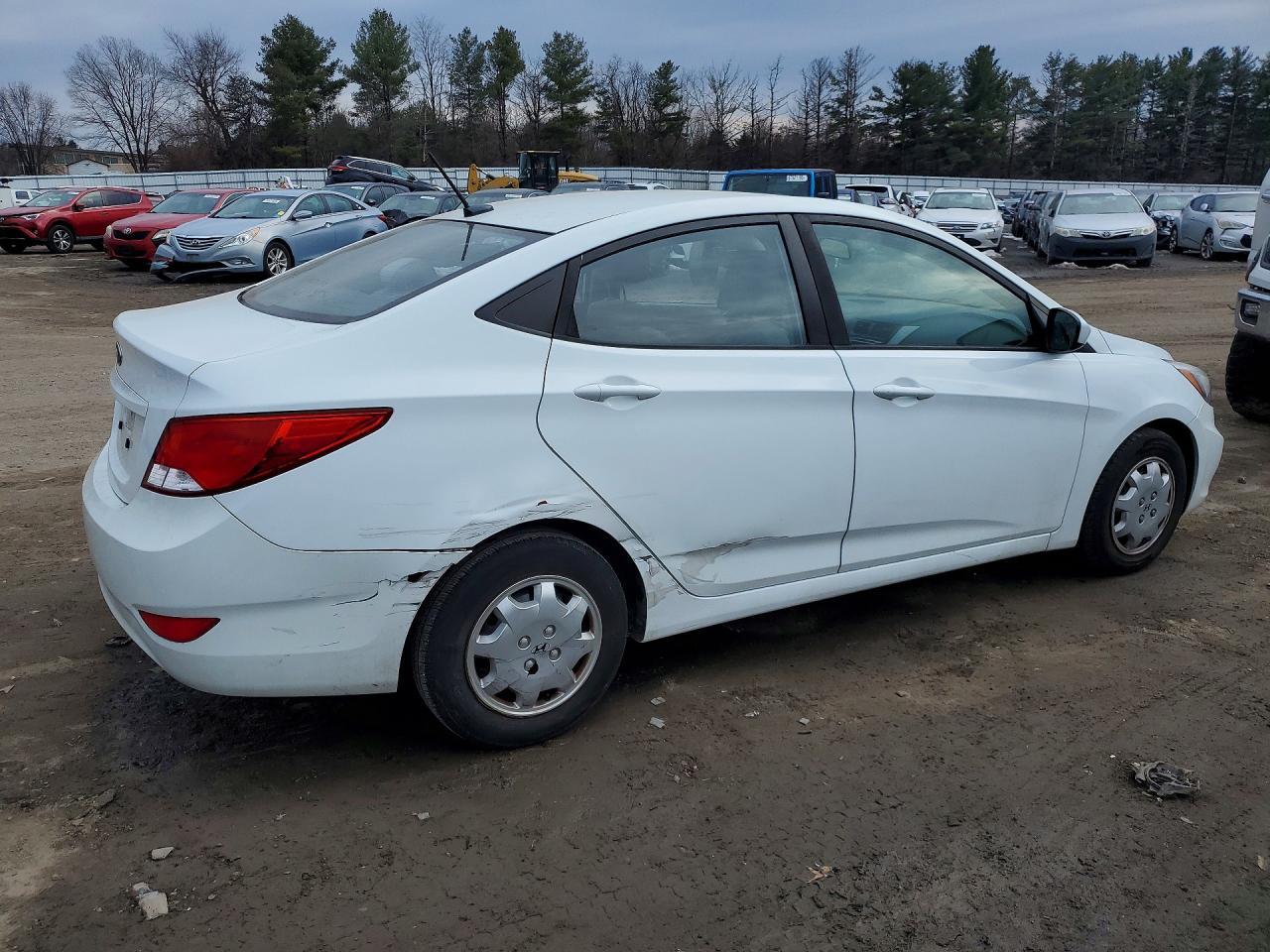2016 Hyundai Accent Se - Фото 3