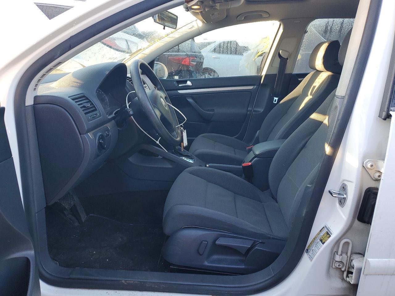 2009 Volkswagen Rabbit - Image 7
