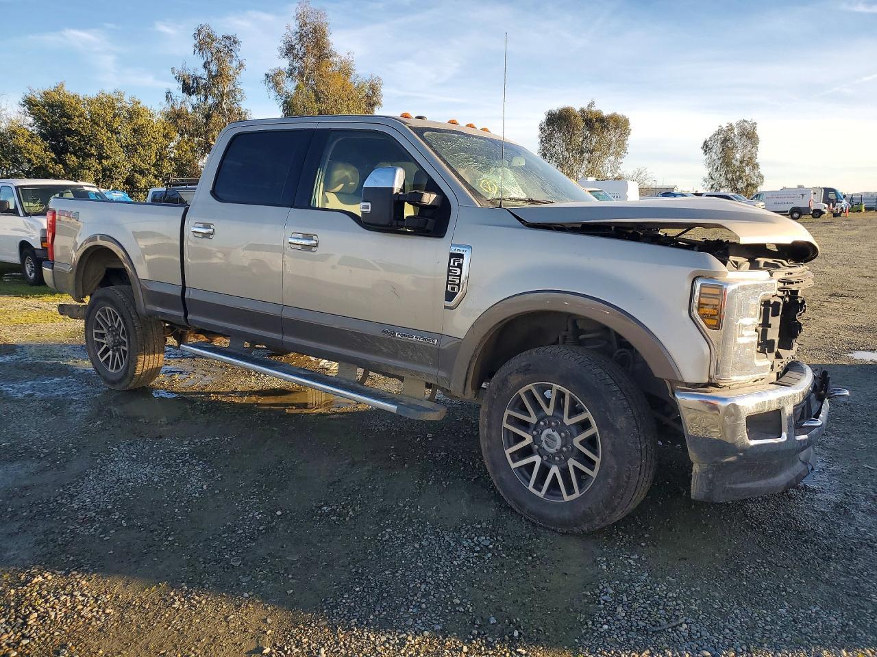 2018 Ford F350 Super Duty - Фото 4