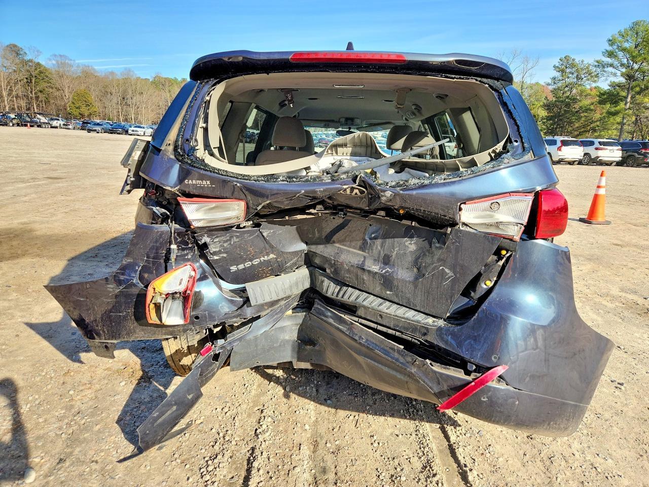 2016 Kia Sedona Lx - Фото 6