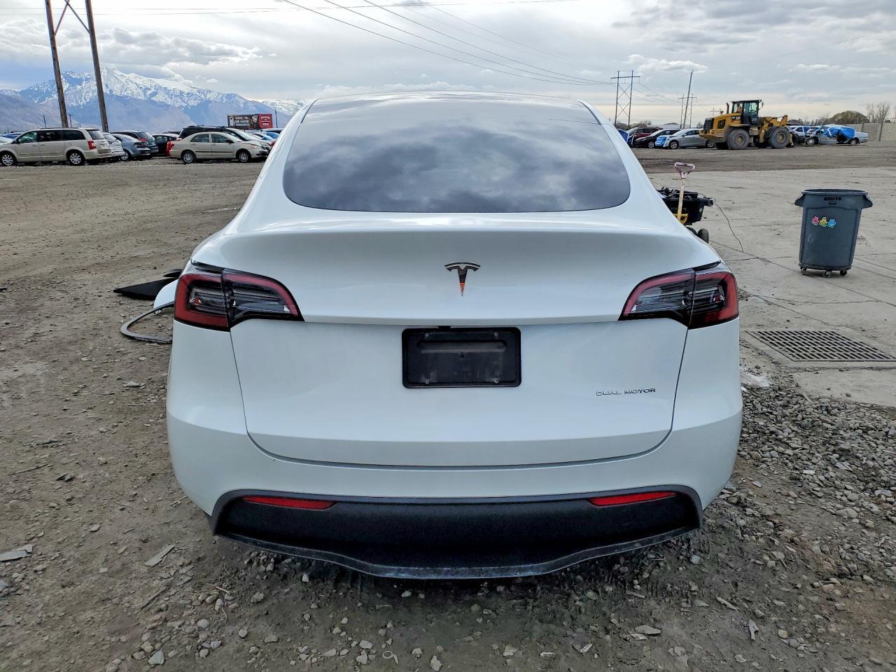 2023 Tesla Model Y - Image 6