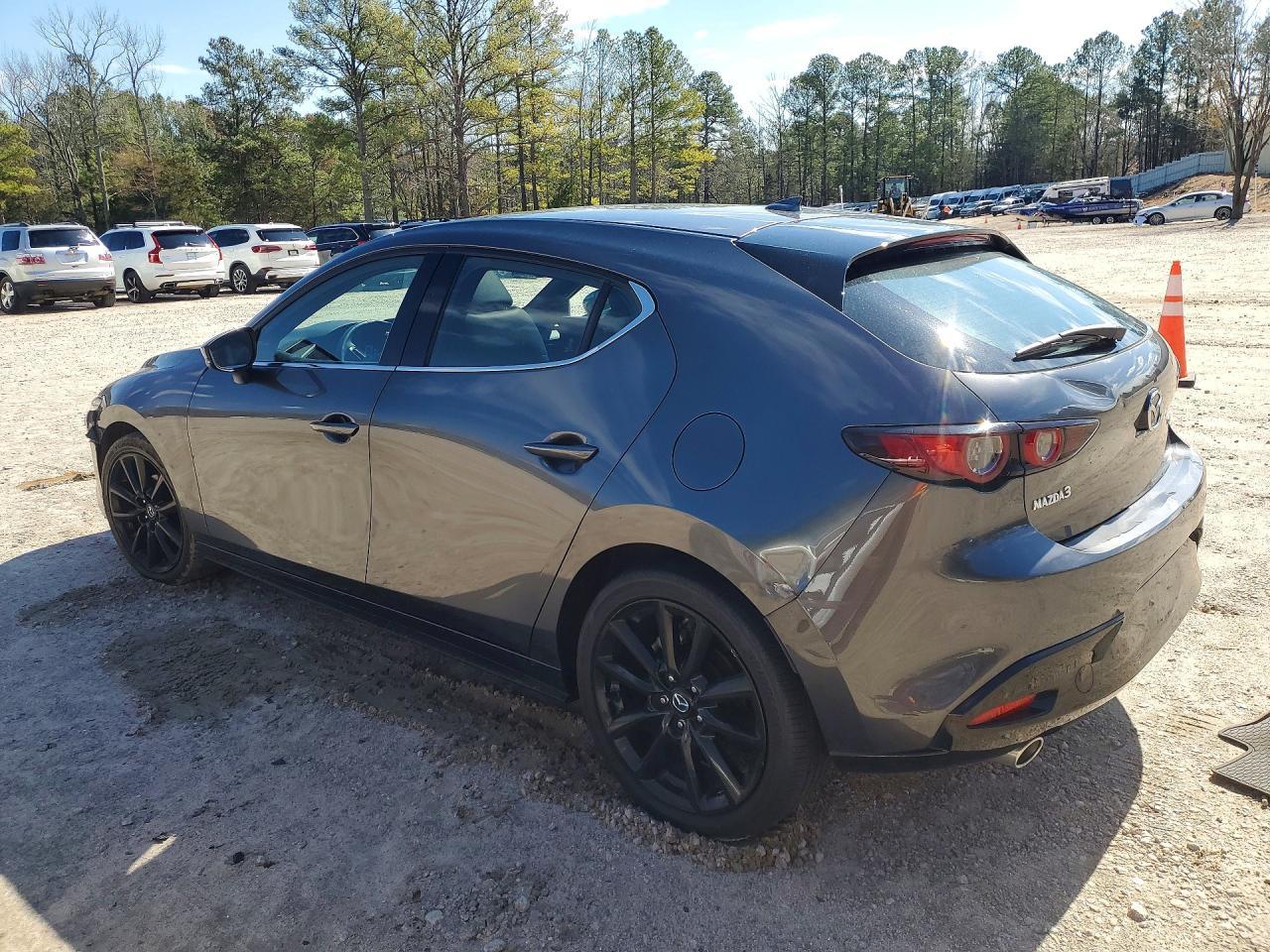 2021 Mazda 3 Premium - Image 2