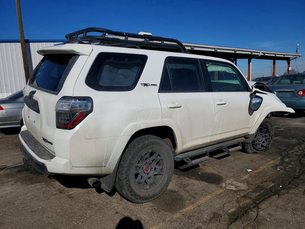 2023 Toyota 4Runner Se - Image 3