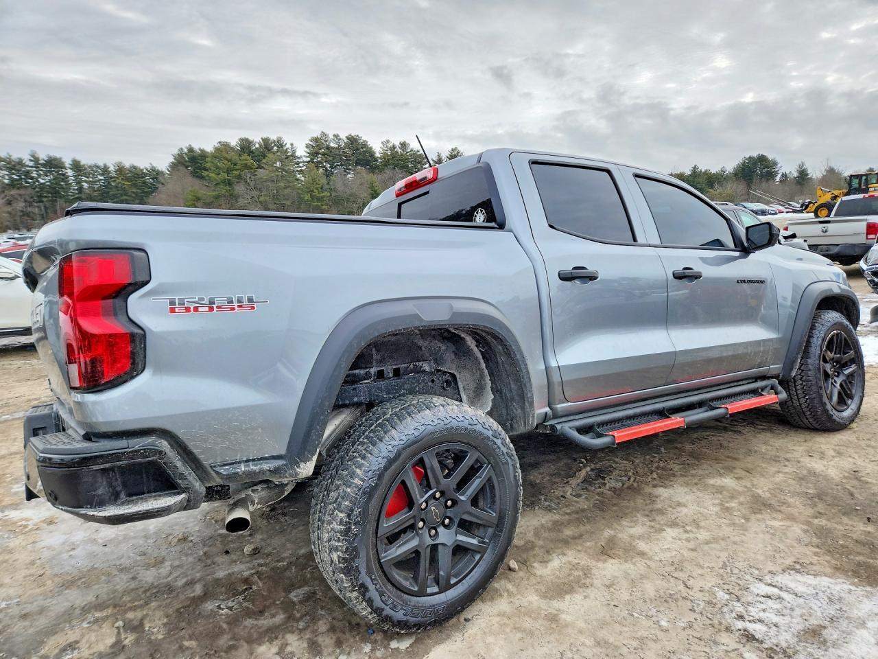 2025 Chevrolet Colorado Trail Boss - Image 3