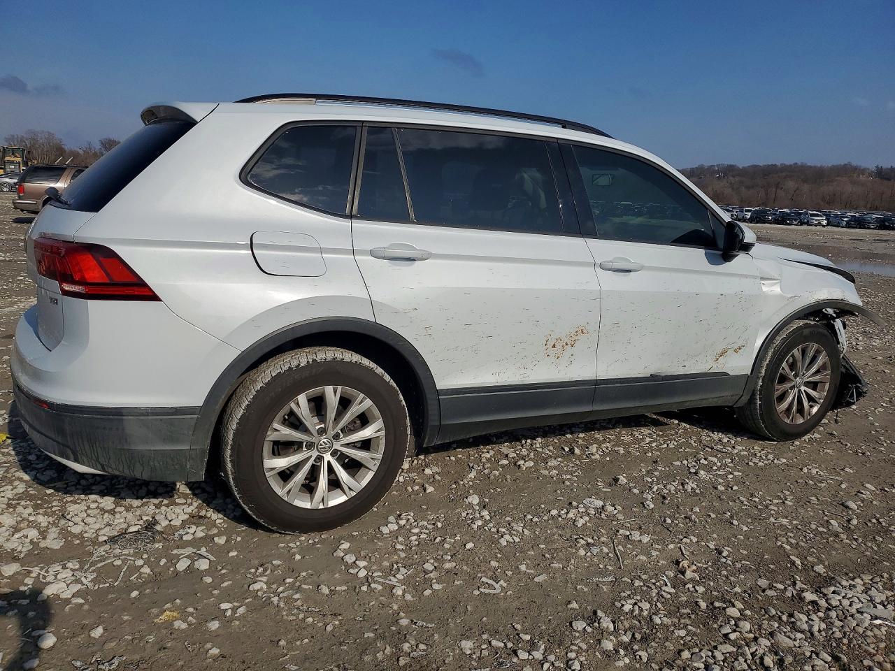 2018 Volkswagen Tiguan S - Image 3