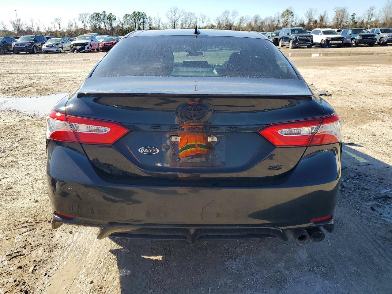 2020 Toyota Camry Se - Фото 6