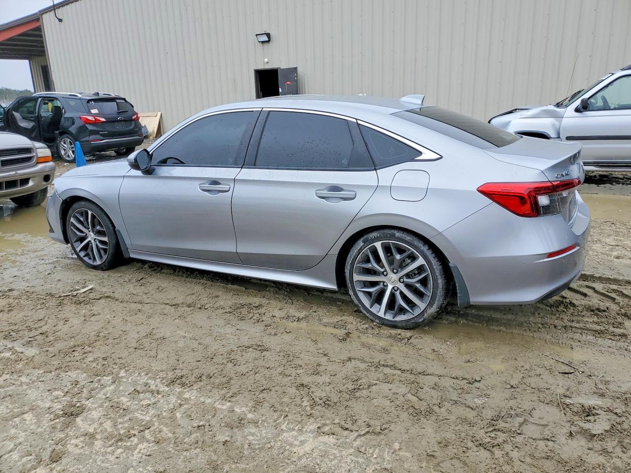 2022 Honda Civic Touring - Image 2