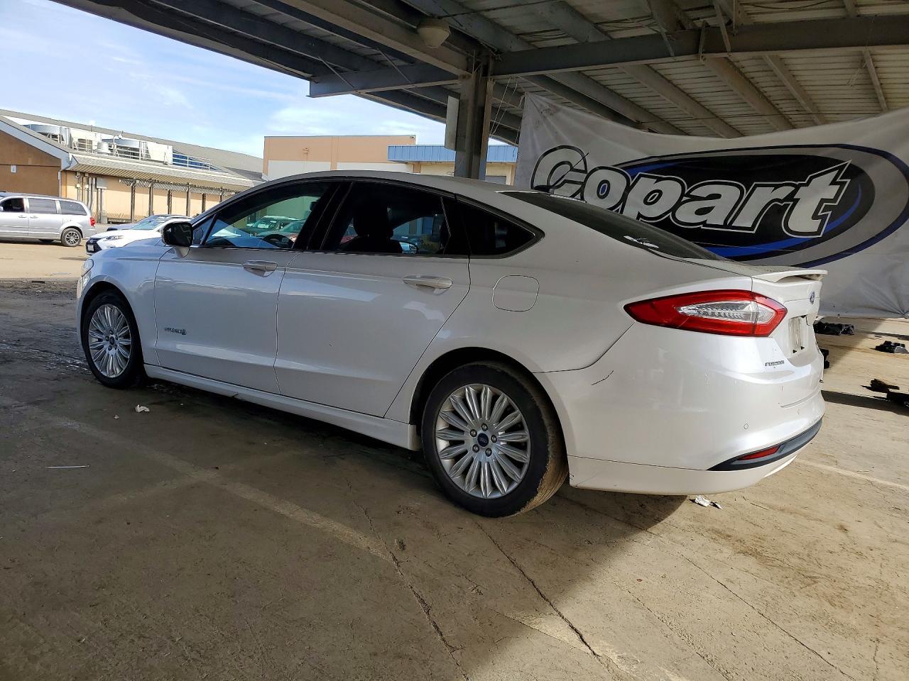 2015 Ford Fusion Se Hybrid - Фото 2