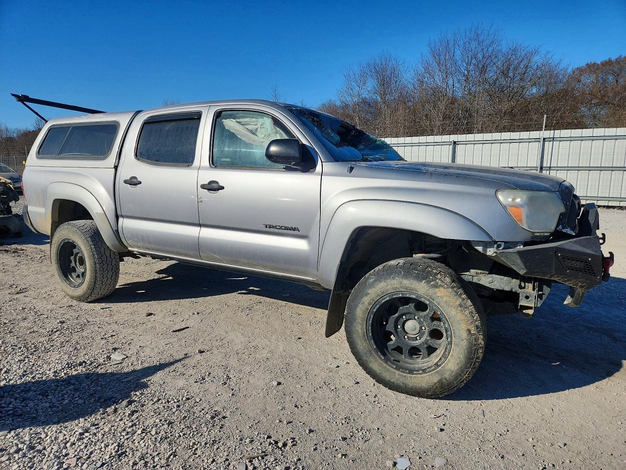 2015 Toyota Tacoma Double Cab - Image 4