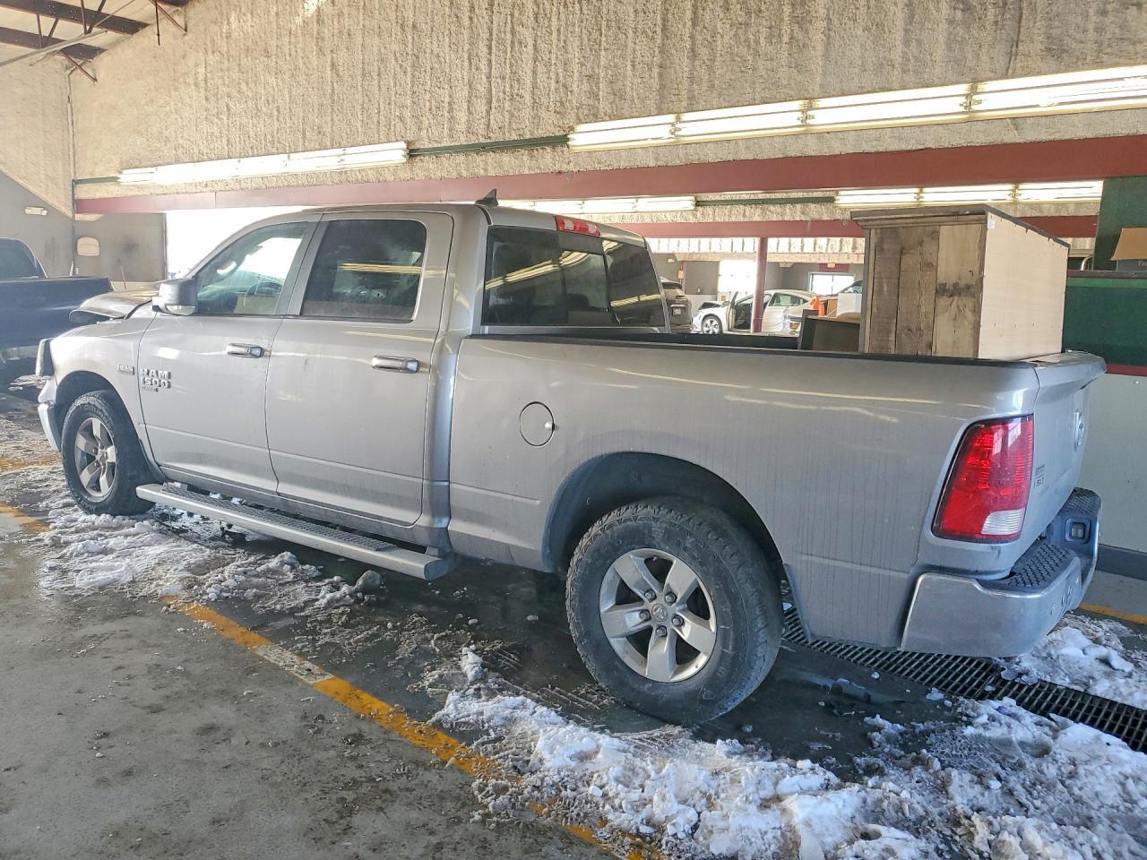 2020 Ram 1500 Classic Slt - Фото 2